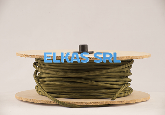 Nossos cabos são certificados. Eles também têm um processo de colagem que os impede de serem desintegrados em sua armadura